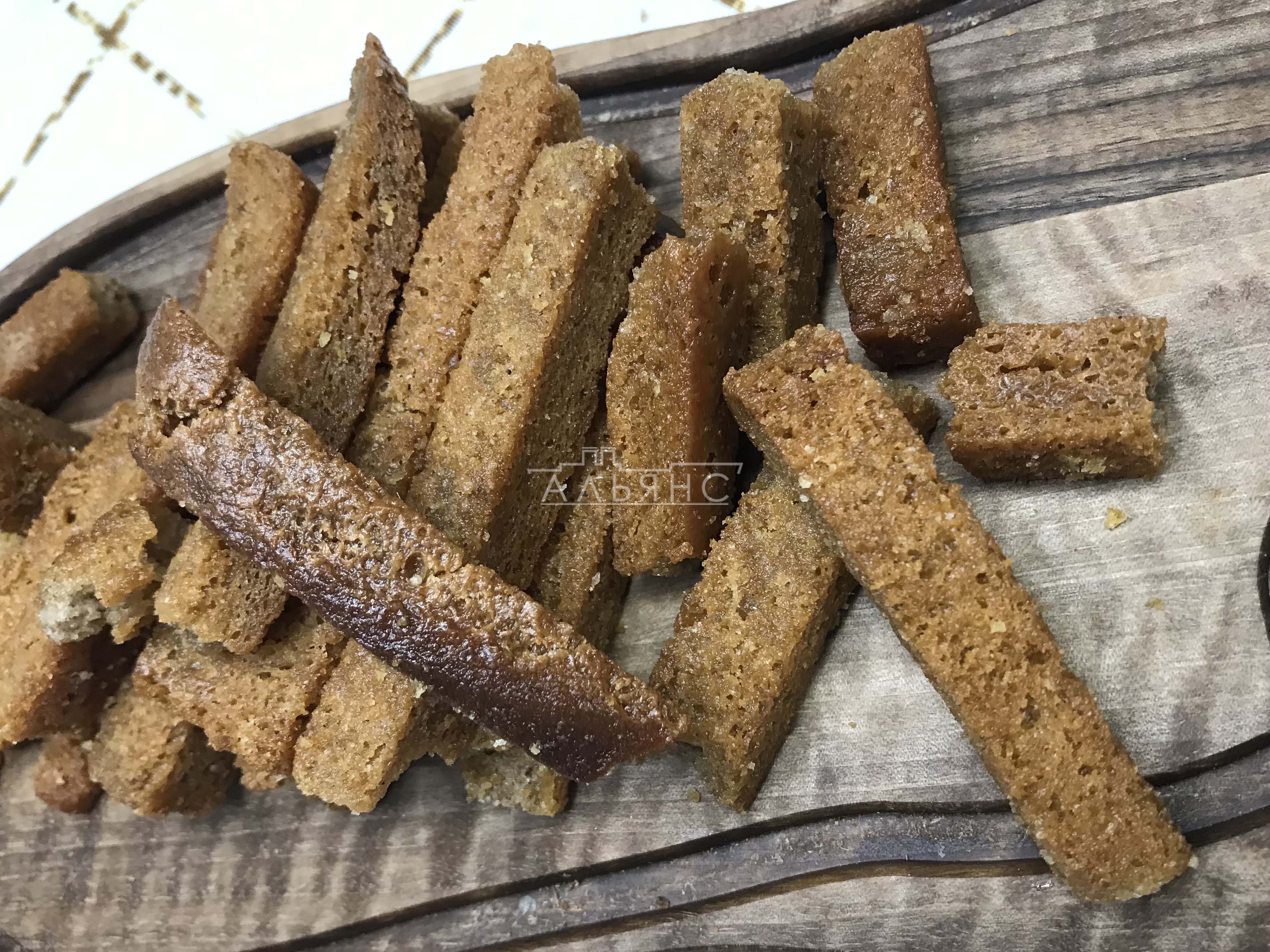 Деревенские гренки с чесноком в Царицыно