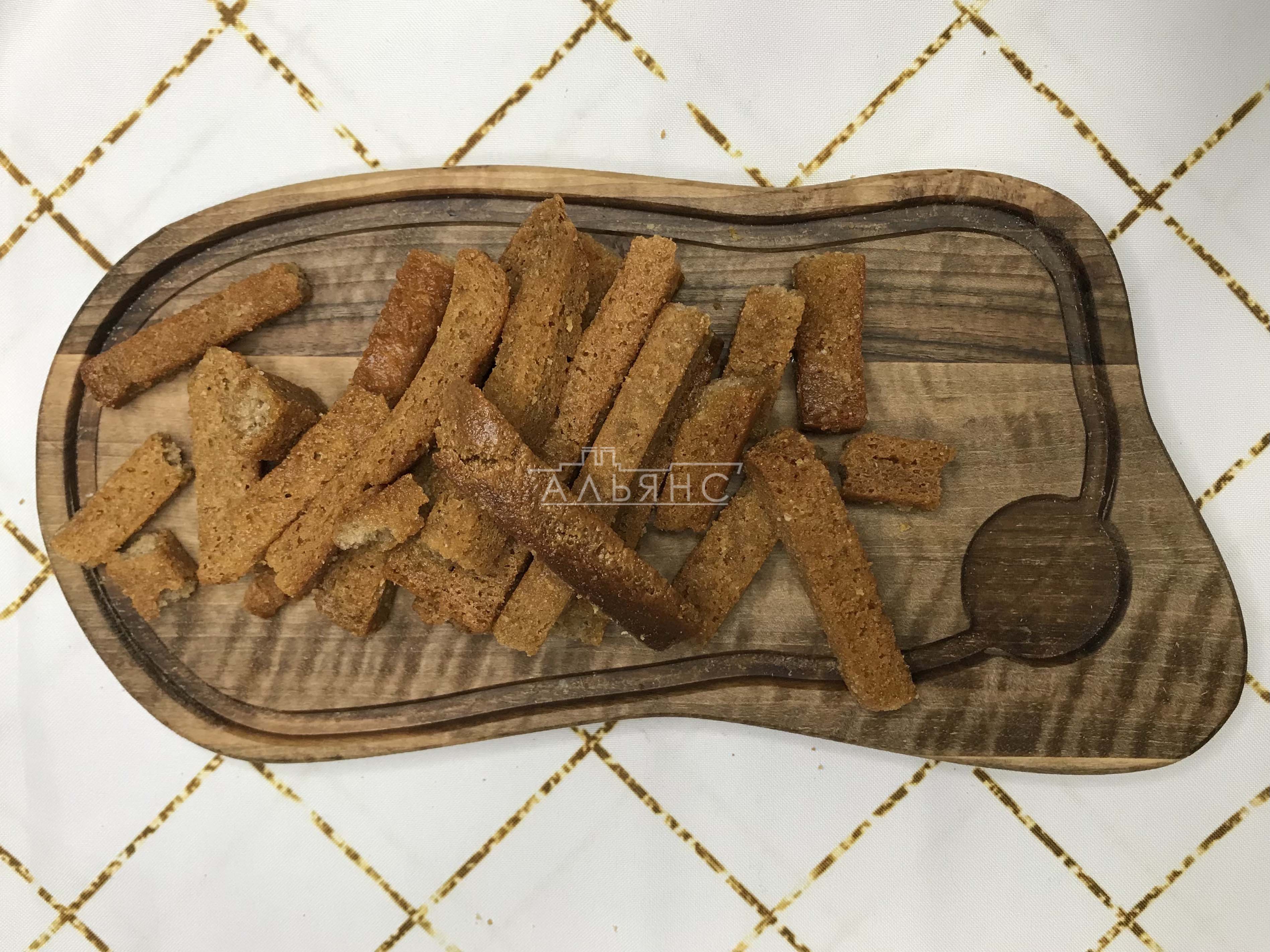 Деревенские гренки с чесноком в Царицыно