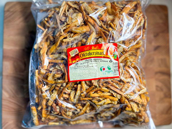 Нитка ЖАРЕНАЯ "Чеснок с зеленью" Oktobersnack 1 кг (сырный продукт) в Царицыно