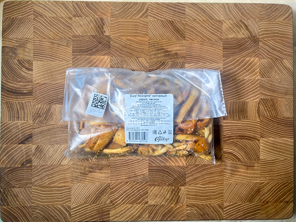 Сыр 150 гр ГОРНЫЙ СЫРОВАР (Ассорти копчёный с укропом и чесноком) в Царицыно