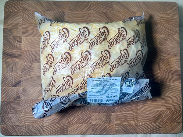 Сыр 1 кг ГОРНЫЙ СЫРОВАР (Паутинка со вкусом красной икры) в Царицыно