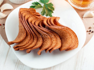 Гренки черные со вкусом сала с хреном: Ресторанные гренки с сметаной и зеленью